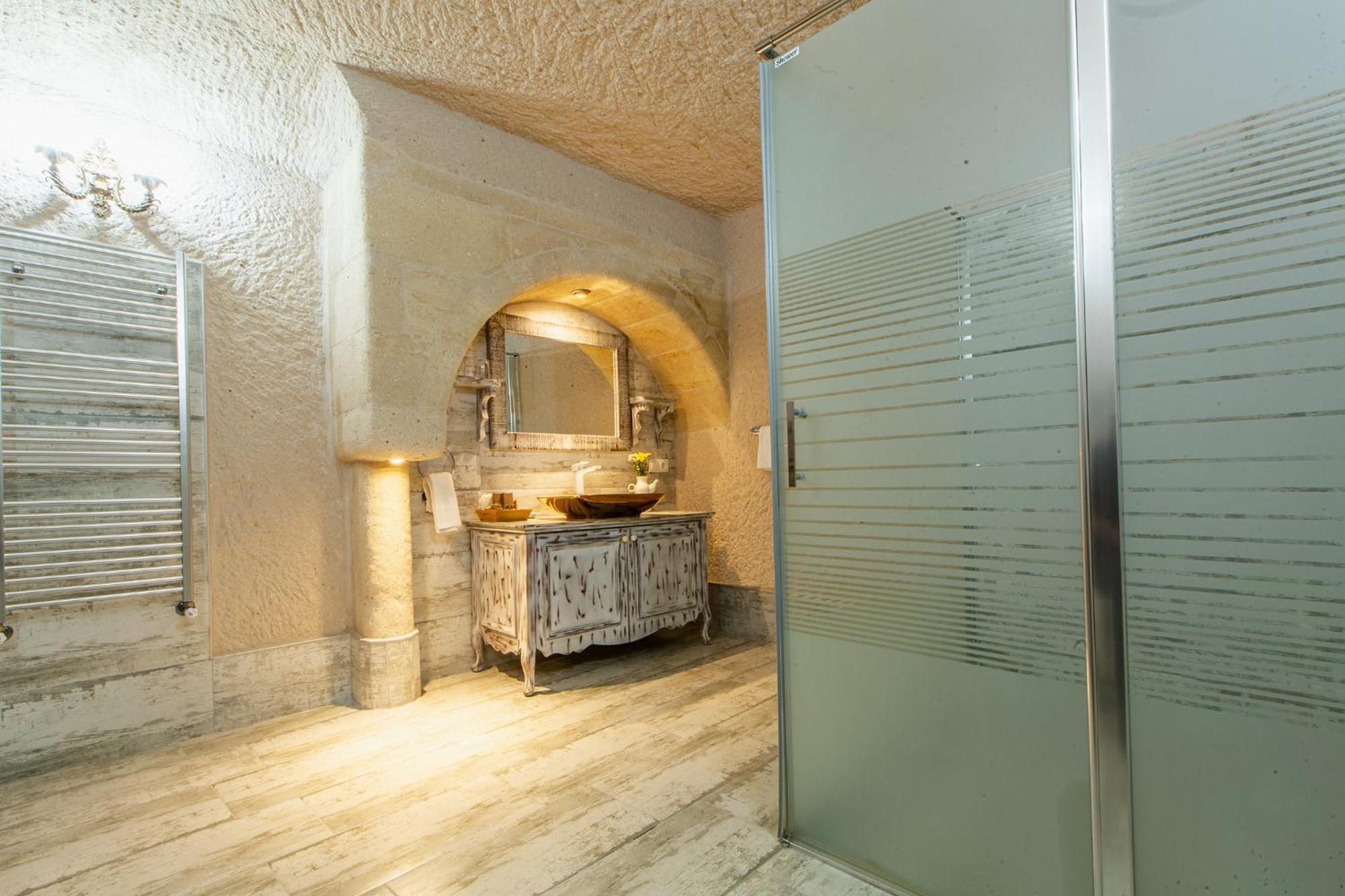 Karlik Cave Suite Cappadocia Üçhisar Exteriör bild