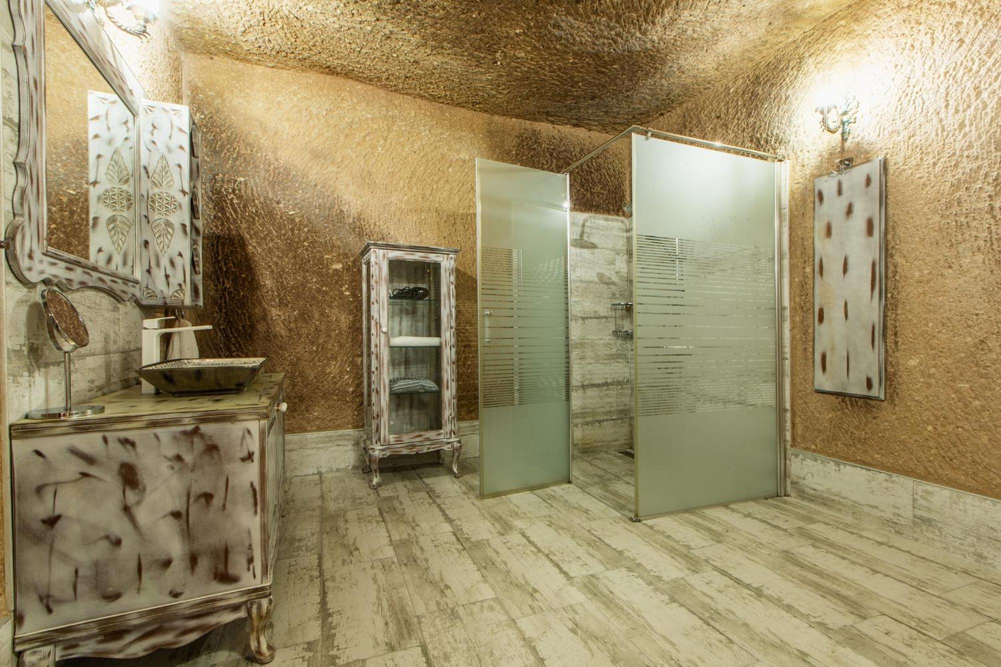 Karlik Cave Suite Cappadocia Üçhisar Exteriör bild