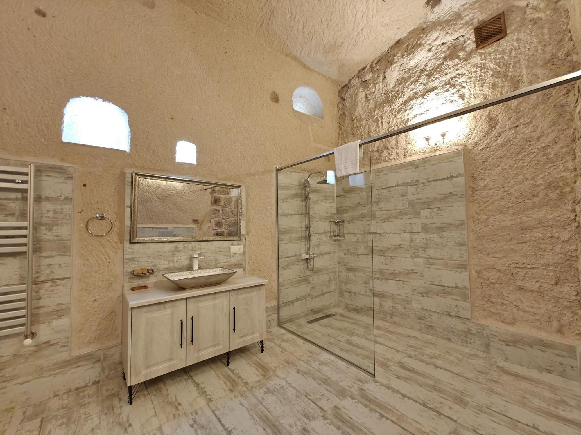 Karlik Cave Suite Cappadocia Üçhisar Exteriör bild